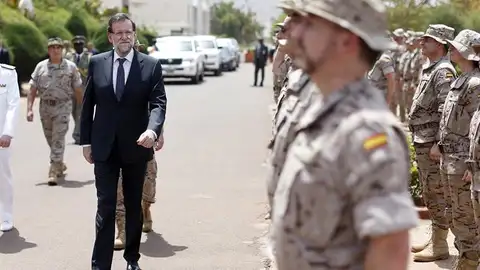Rajoy, en la Escuela de Mantenimiento de la Paz, en Mali. Rajoy, en la Escuela de Mantenimiento de la Paz, en Mali.