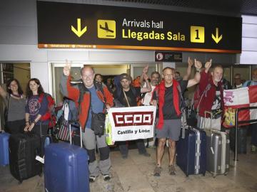 Aterriza en Barajas el avión con 21 turistas españoles procedentes de Nepal