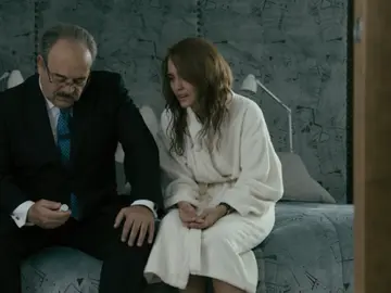 María le confiesa a Enrique que es adicta al opio María le confiesa a Enrique que es adicta al opio