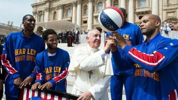 El Papa se reúne con jugadores del  Harlem Globetrotters