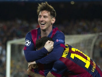 Messi ceelbra con Neymar su gol ante el Bayern