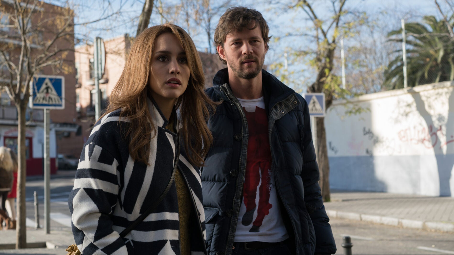 María y Pablo ven cuando estalla la bomba