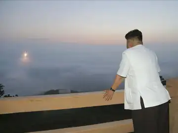 Corea del Norte prueba su primer misil balístico submarino Corea del Norte prueba su primer misil balístico submarino
