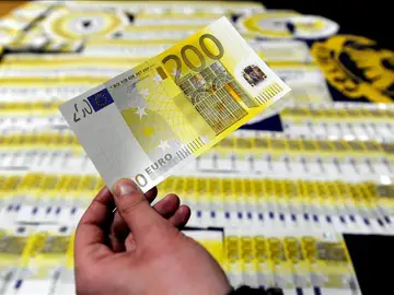 La mayor parte de los billetes de euro falsos procede del sur de Italia La mayor parte de los billetes de euro falsos procede del sur de Italia