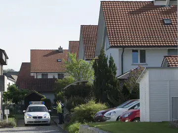 Al menos cinco muertos en un tiroteo ocurrido en un edificio residencial de Suiza Al menos cinco muertos en un tiroteo ocurrido en un edificio residencial de Suiza