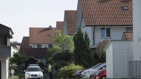 Al menos cinco muertos en un tiroteo ocurrido en un edificio residencial de Suiza Al menos cinco muertos en un tiroteo ocurrido en un edificio residencial de Suiza