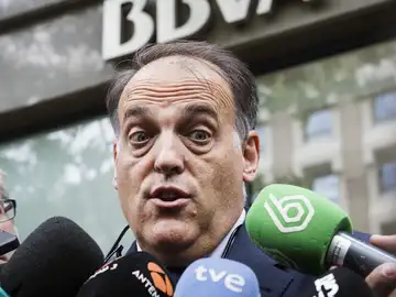 Javier Tebas atendiendo a los medios Javier Tebas atendiendo a los medios