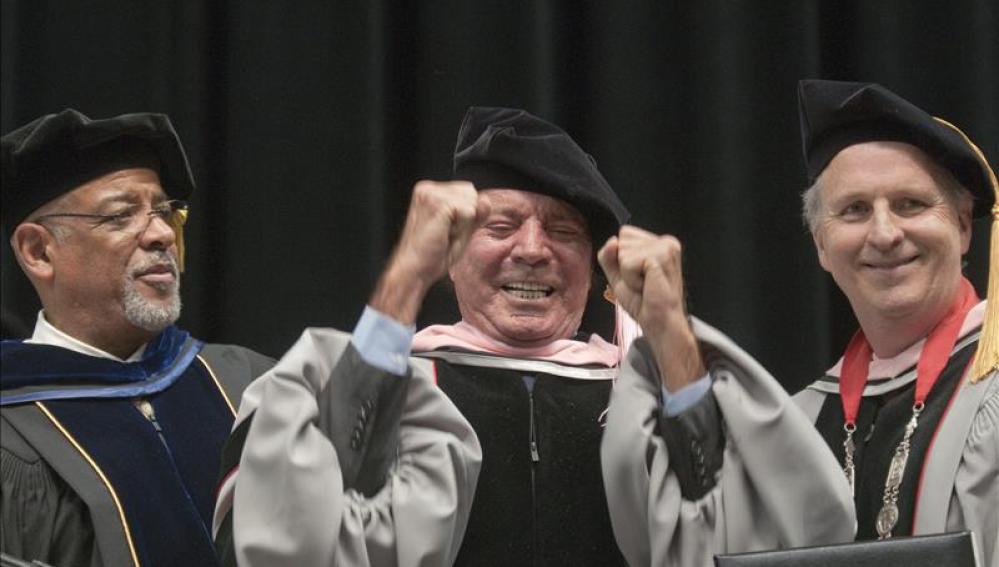 Iglesias, doctor "honoris causa" por el prestigioso Berklee College of Music de Boston.