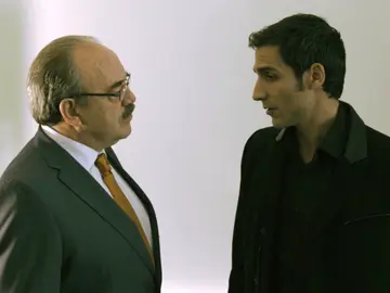 Enrique ordena a Álex que detenga a Francisco Enrique ordena a Álex que detenga a Francisco