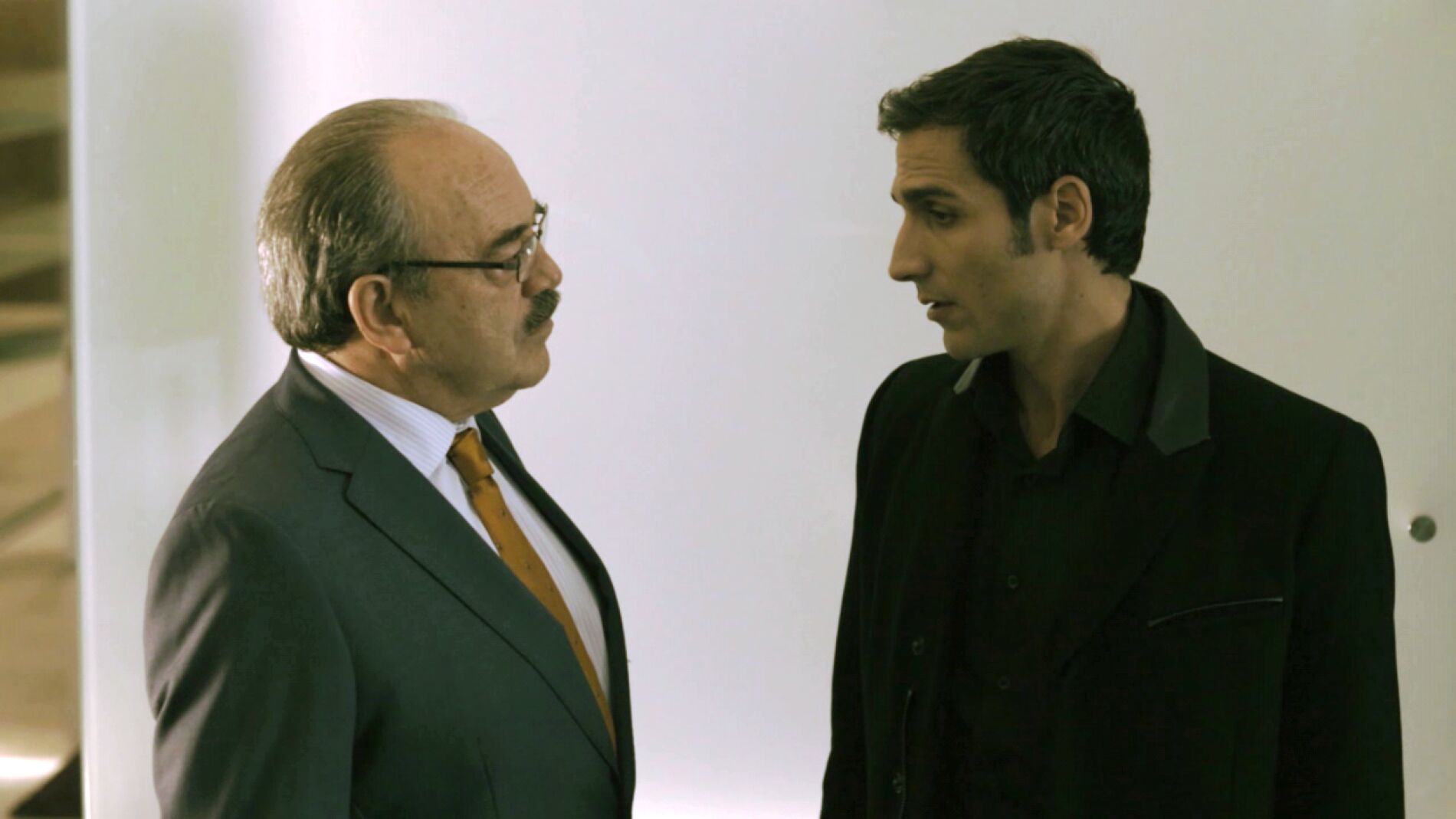 Enrique ordena a &Aacute;lex que detenga a Francisco