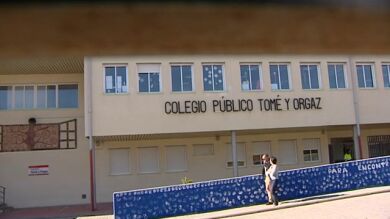 Detienen a dos profesores de Casarrubuelos por revelar las conversaciones de Whatsapp