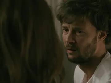 Pablo le confiesa a María que la ama Pablo le confiesa a María que la ama