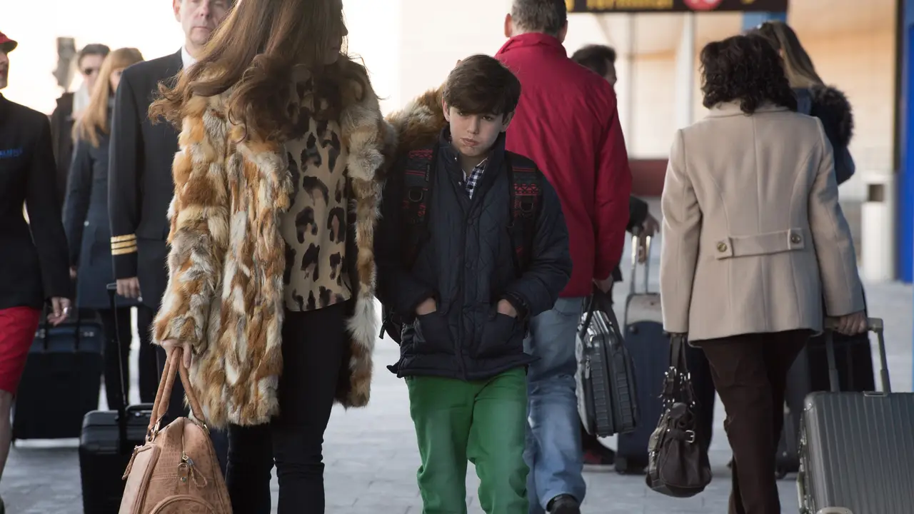 Amparo se irá del país llevándose a Quique