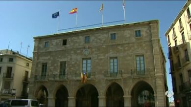 Las 'esteladas' ondean en varios municipios catalanes a pesar de su prohibición