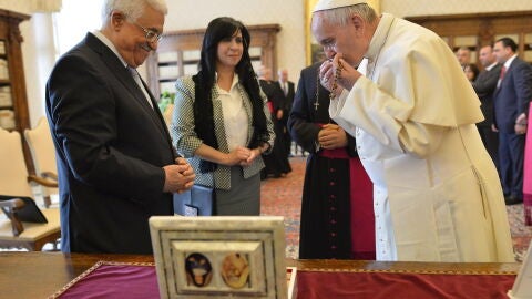 El papa:"Mahmud Ab&aacute;s es un &aacute;ngel de la paz"