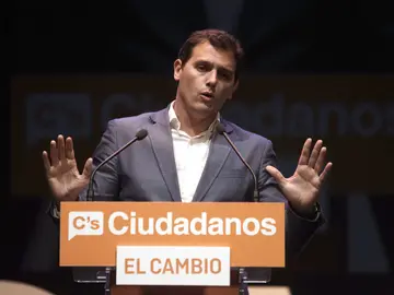 Rivera: "Si no se vota por el cambio vendrán las lamentaciones" Rivera: "Si no se vota por el cambio vendrán las lamentaciones"