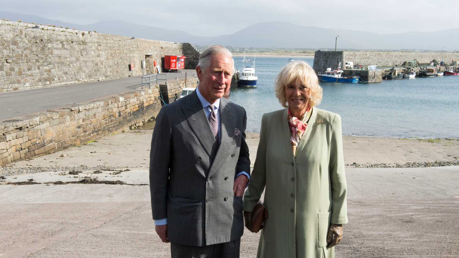 El príncipe Carlos y Camilla visitan Mullaghmore, en Irlanda El príncipe Carlos y Camilla visitan Mullaghmore, en Irlanda