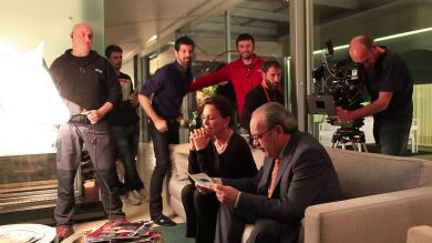 Miguel Ángel Muñoz incordia a Lydia Bosch en el rodaje de 'Sin Identidad'