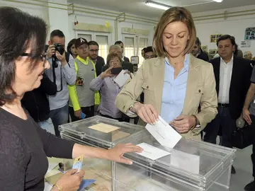 Cospedal: "Lo más importante es participar en el voto y respetar a libertad de ideas" Cospedal: "Lo más importante es participar en el voto y respetar a libertad de ideas"