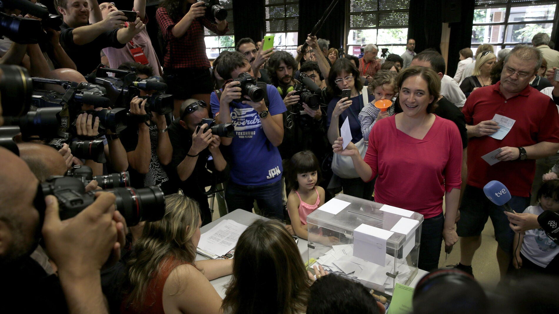 Trias afirma que &ldquo;nos jugamos mucho&rdquo; y Colau dice que &ldquo;se acaba el bipartidismo&rdquo;