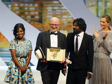 Jacques Audiard con la Palma de Oro Jacques Audiard con la Palma de Oro