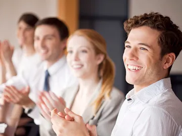 Un grupo de jóvenes. Un grupo de jóvenes.