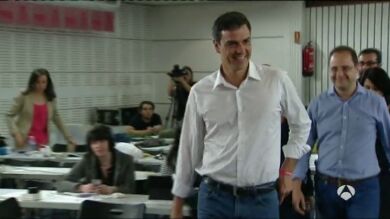 Pedro Sánchez abre contactos con Pablo Iglesias y Albert Rivera en el nuevo mapa electoral