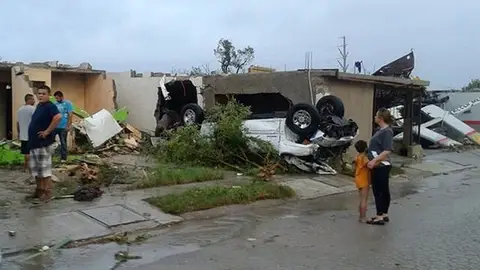 Al menos 11 muertos por un tornado en México Al menos 11 muertos por un tornado en México
