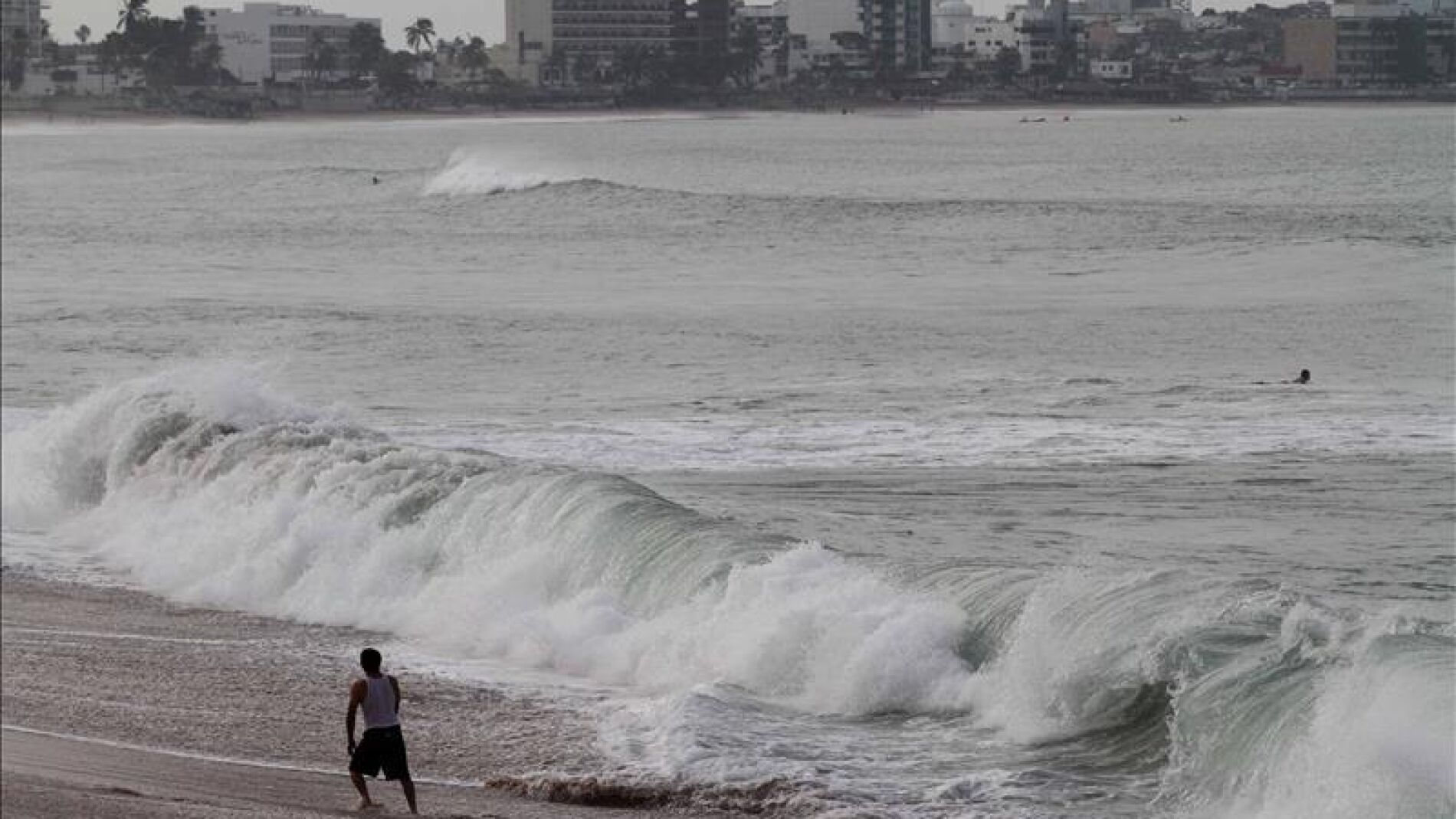 Vista general de fuertes marejadas en el oc&eacute;ano Pac&iacute;fico.