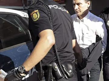 Serafín Castellano llega detenido a los juzgados de Sagunto Serafín Castellano llega detenido a los juzgados de Sagunto
