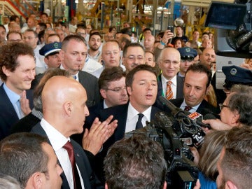 Matteo Renzi atiende a los medios