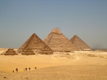 Pirámides de Guiza en El Cairo.