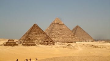 Pirámides de Guiza en El Cairo.