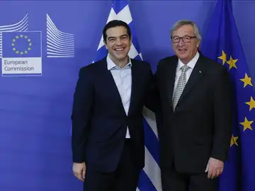 Los presidentes Jean-Claude Juncker, de la Comisión Europea, y Alexis Tsipras, de Grecia, en abril en Bruselas Los presidentes Jean-Claude Juncker, de la Comisión Europea, y Alexis Tsipras, de Grecia, en abril en Bruselas