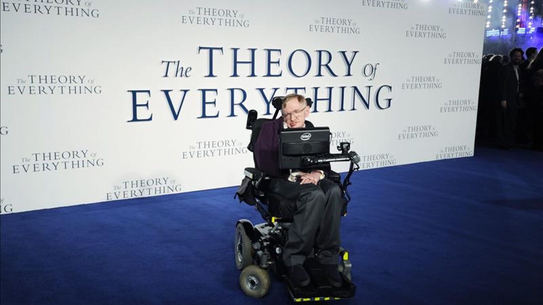  Stephen Hawking 