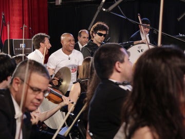 Roberto Carlos toca en la Film Symphony Orchestra