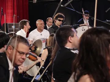Roberto Carlos toca en la Film Symphony Orchestra Roberto Carlos toca en la Film Symphony Orchestra