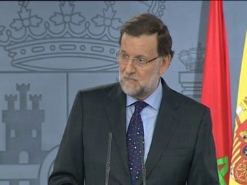 Rajoy advierte a Sánchez que la "exclusión" del PP es "muy mala para España"