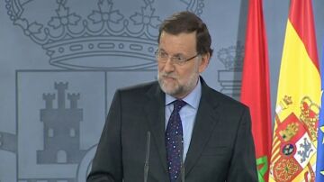 Rajoy advierte a Sánchez que la "exclusión" del PP es "muy mala para España"