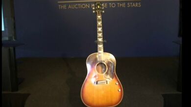 Piden entre 600.000 y 800.000 euros por una guitarra de Lennon en una subasta
