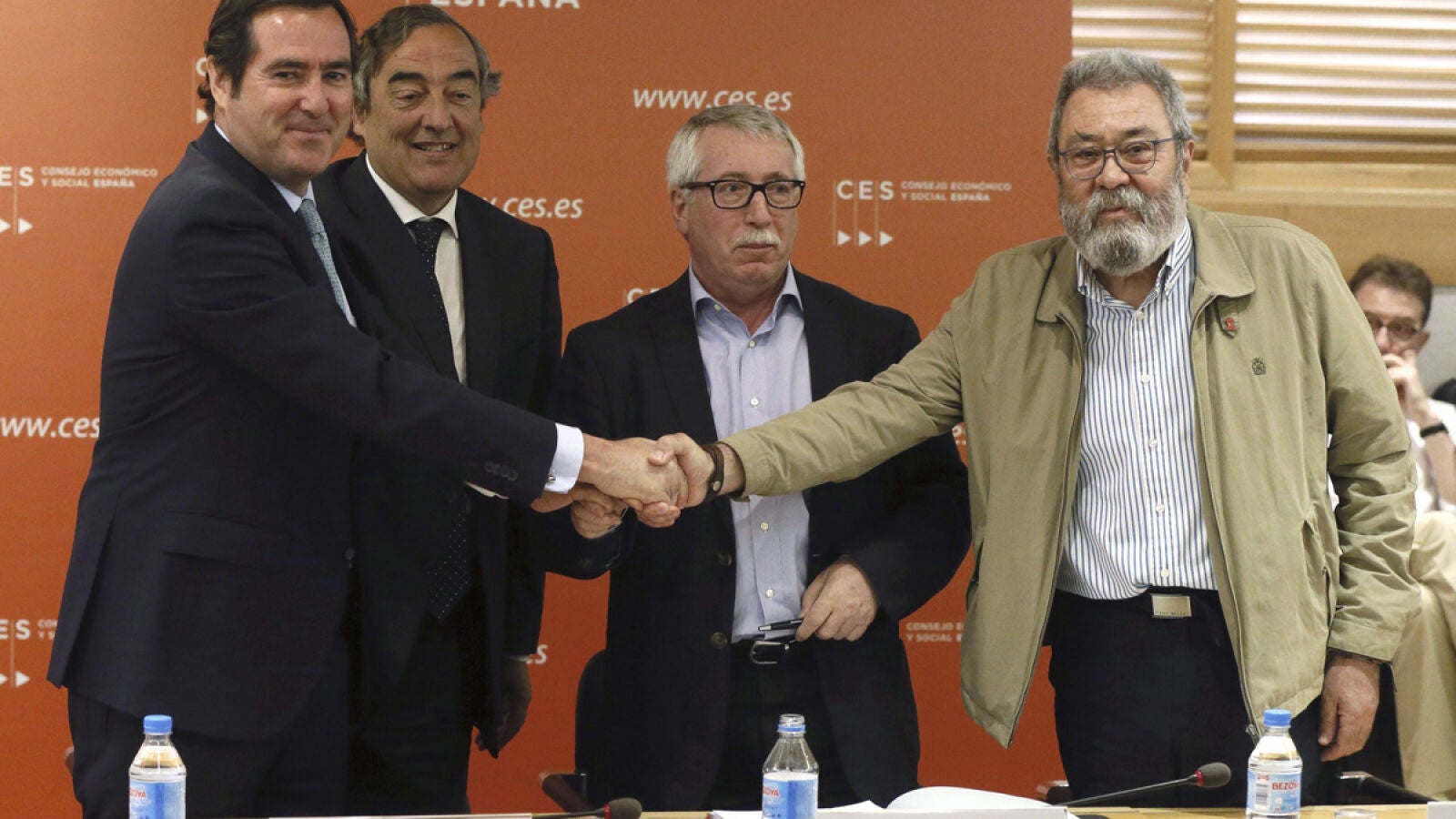 Sindicatos y patronal firman un acuerdo para el Empleo y la Negociación colectiva 