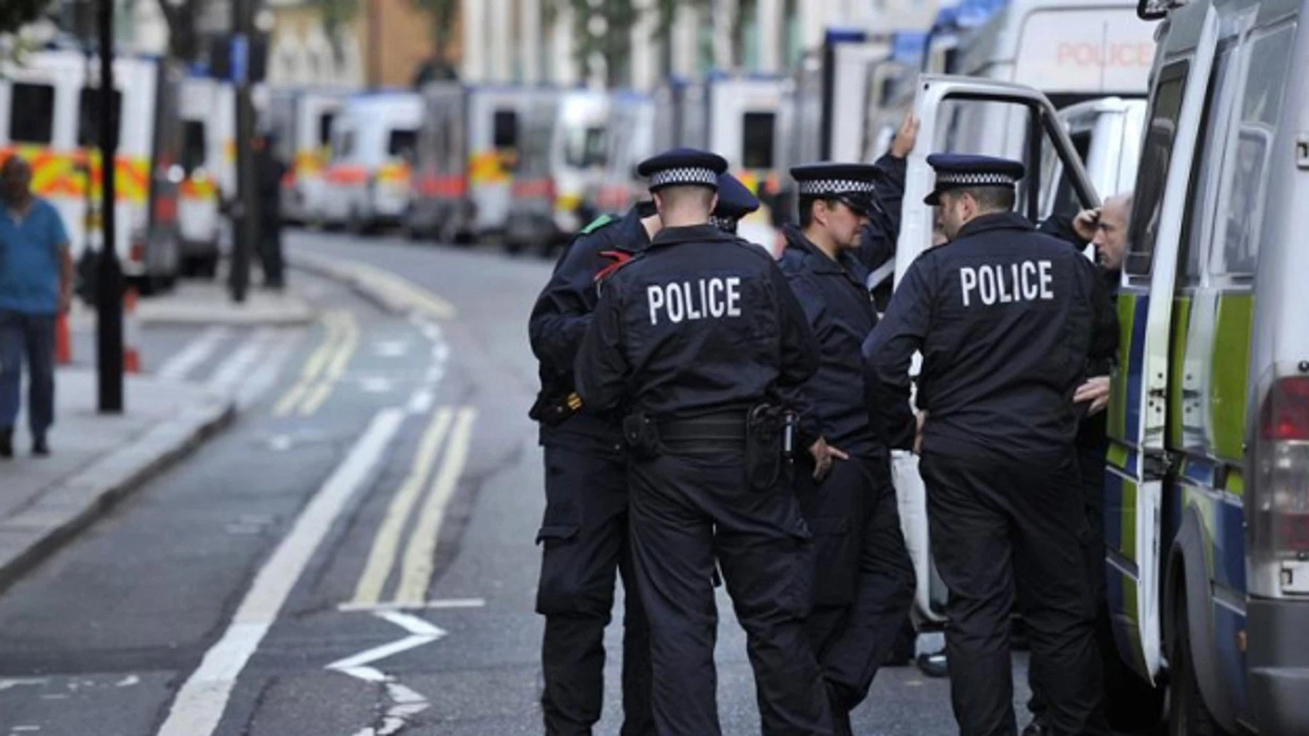 Agentes de la policía de Londres Agentes de la policía de Londres