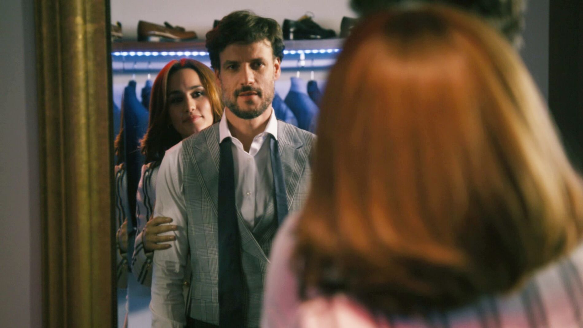 Mar&iacute;a insiste en coquetearle a Juan