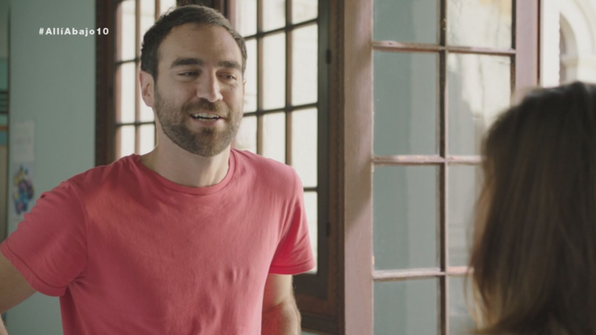 "Tenemos que aclarar lo del beso"