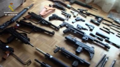La Guardia Civil descubre uno de los mayores arsenales de armas y municiones de España