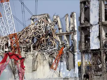 Daños causados en el reactor número 3 de Fukushima. Daños causados en el reactor número 3 de Fukushima.