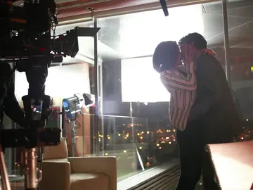 María y Juan tienen un encuentro íntimo en la ofiicina María y Juan tienen un encuentro íntimo en la ofiicina