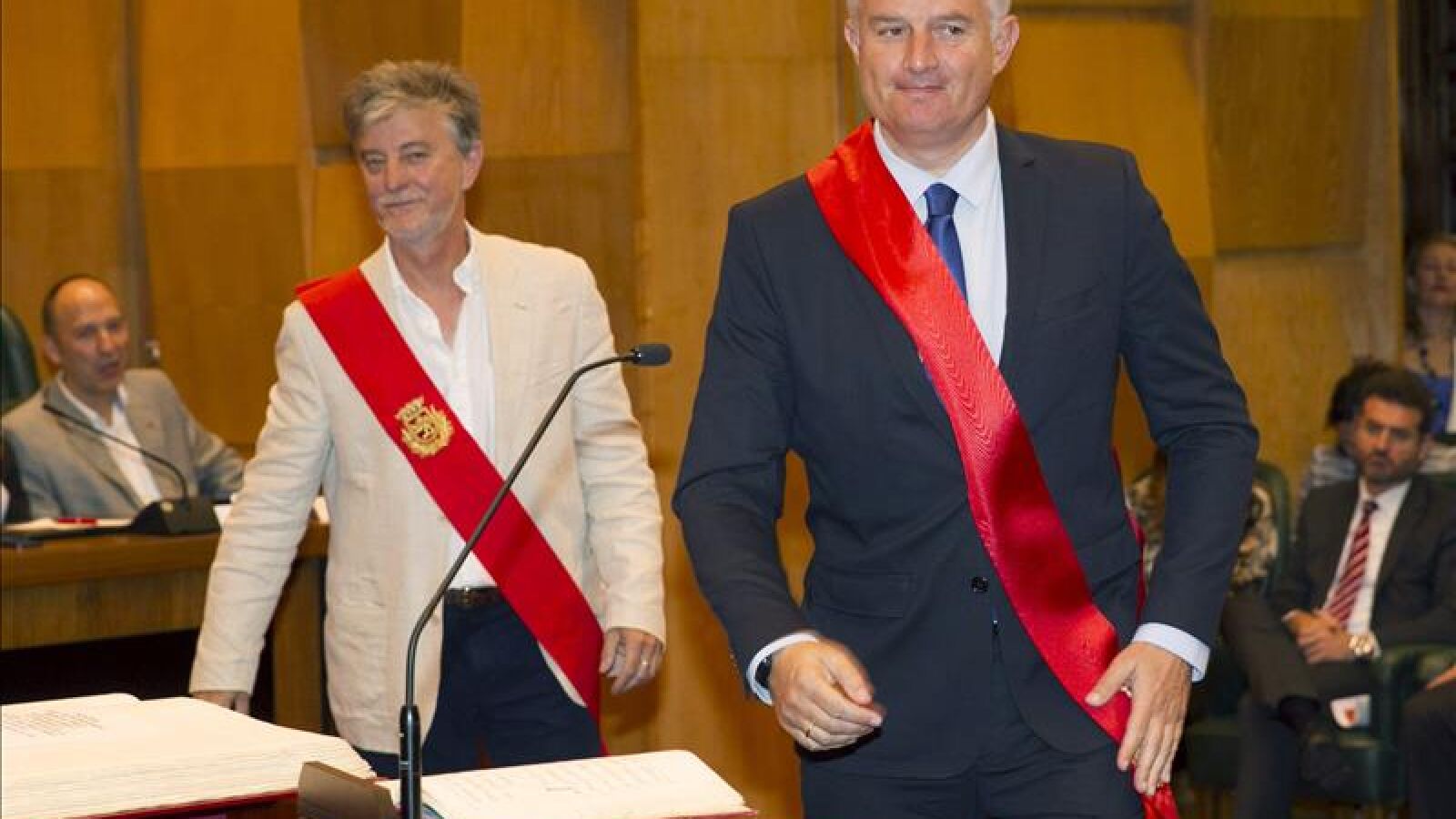 Pedro Santisteve, de Zaragoza en Comú, elegido alcalde de la capital aragonesa