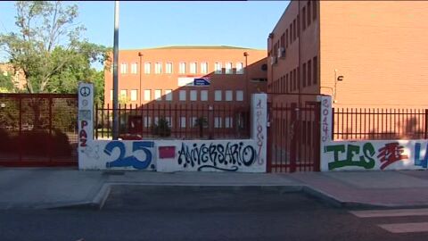 Cinco detenidos por acosar a una menor