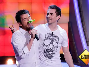 Jorge Lorenzo canta por Eros Ramazzotti en El Hormiguero 3.0 Jorge Lorenzo canta por Eros Ramazzotti en El Hormiguero 3.0